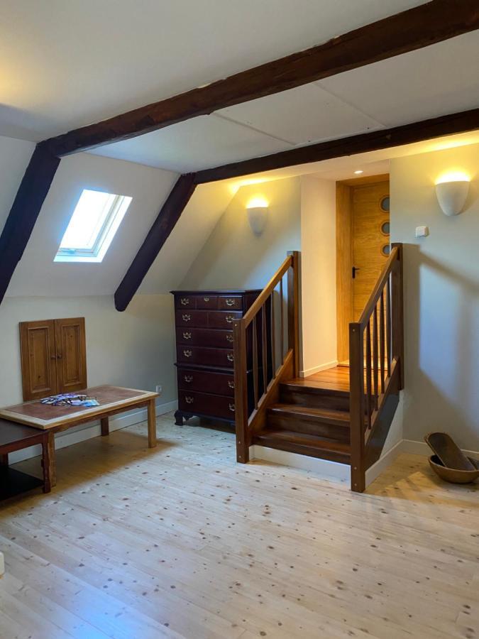 Apartman Na Statku Miskovice  Zewnętrze zdjęcie